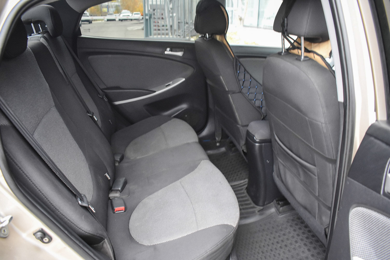 Hyundai Solaris, I 1.6 AT (123 л.с.) 2011